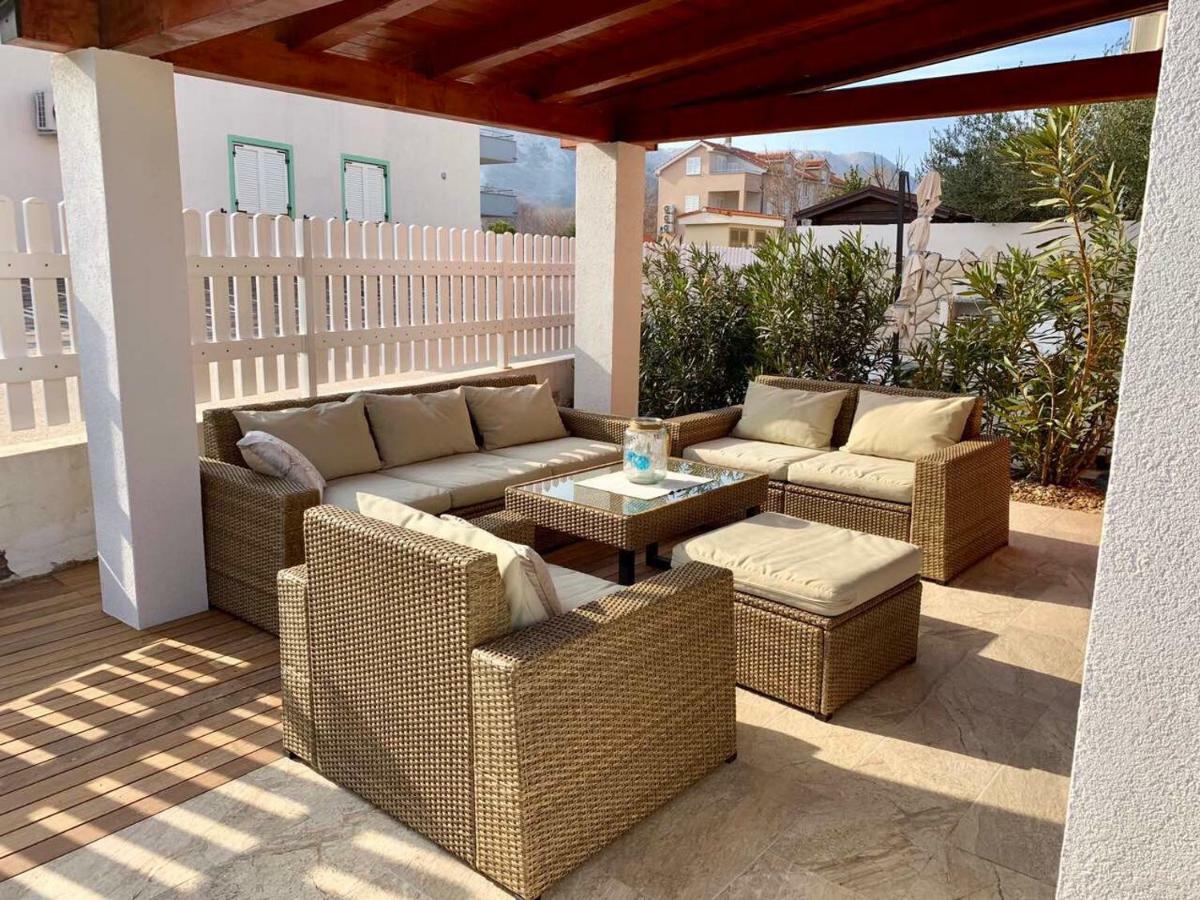 Apartments Adria Garden Baska  Bagian luar foto