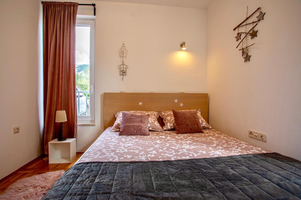 Apartments Adria Garden Baska  Bagian luar foto